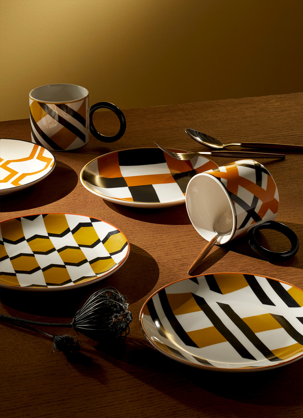 MUG STYLE ART DÉCO MOTIFS GRAPHIQUES MOUTARDE