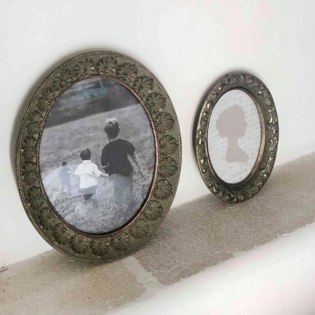 - Cadre photo ovale style baroque