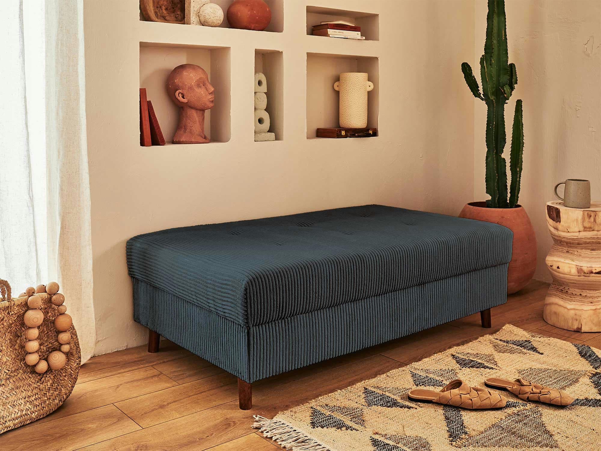 RUNE - Pouf en velours côtelé bleu nuit