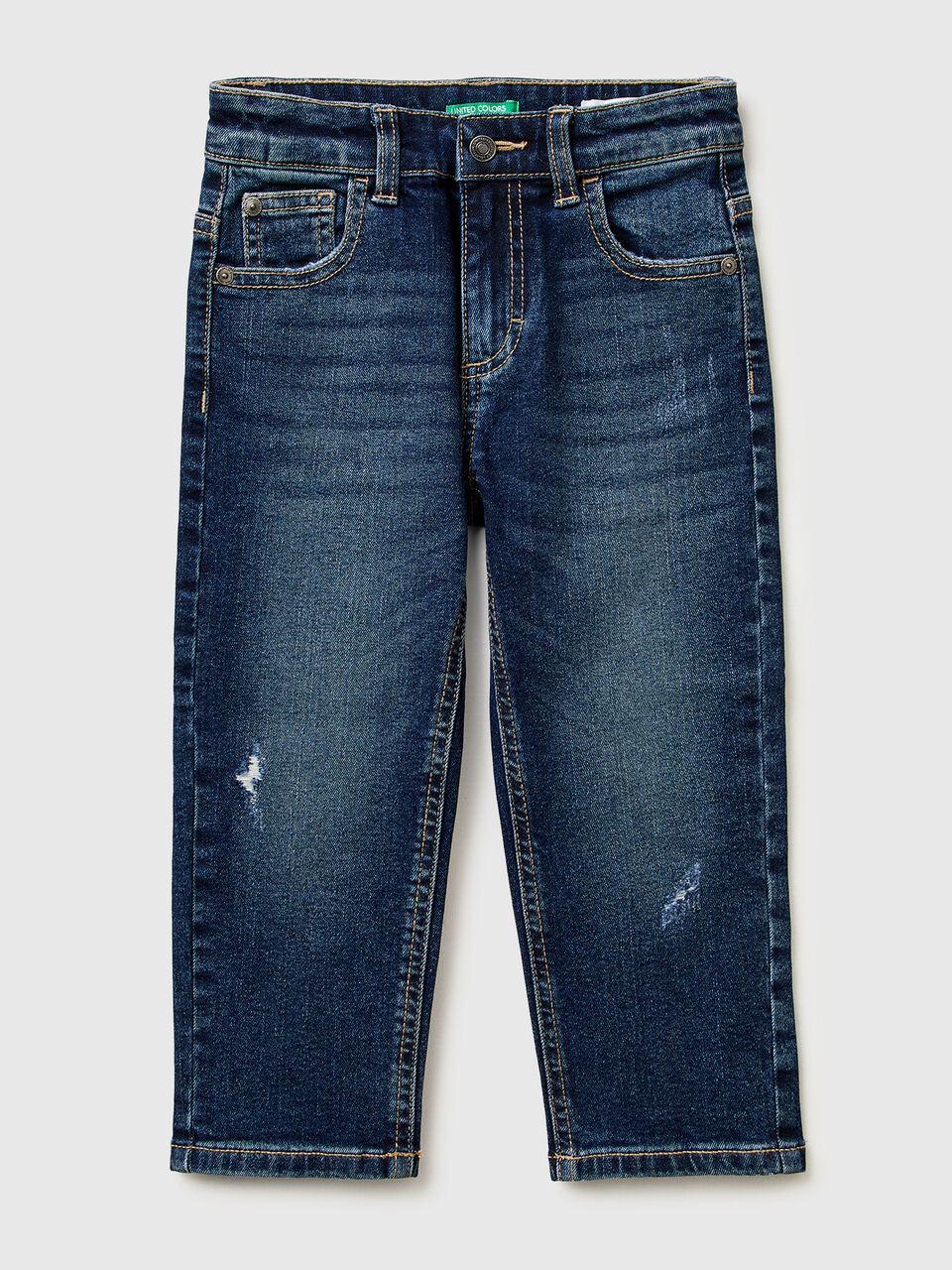 Loose fit jeans with tears