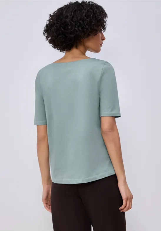 Shirt mit U-Boot-Ausschnitt