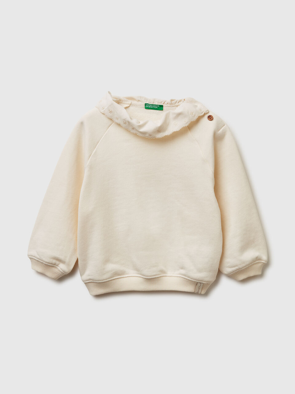 Sweatshirt with velvet collar