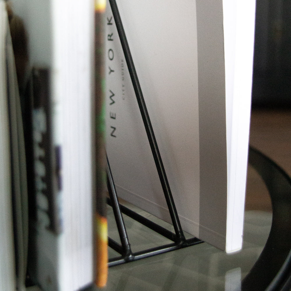 QUVIO Post en boekenrek driehoek zwart