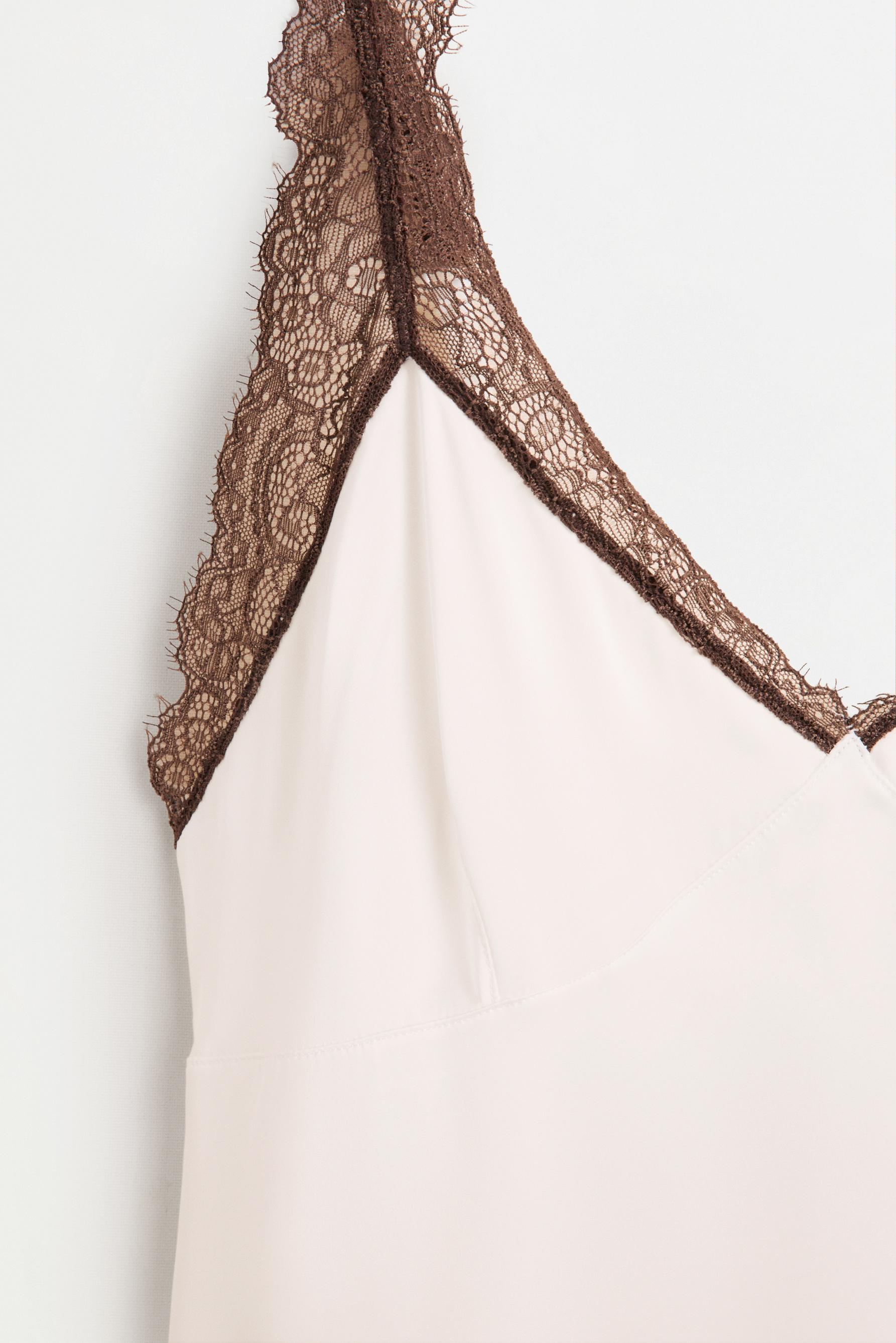 Vestido lencero encaje