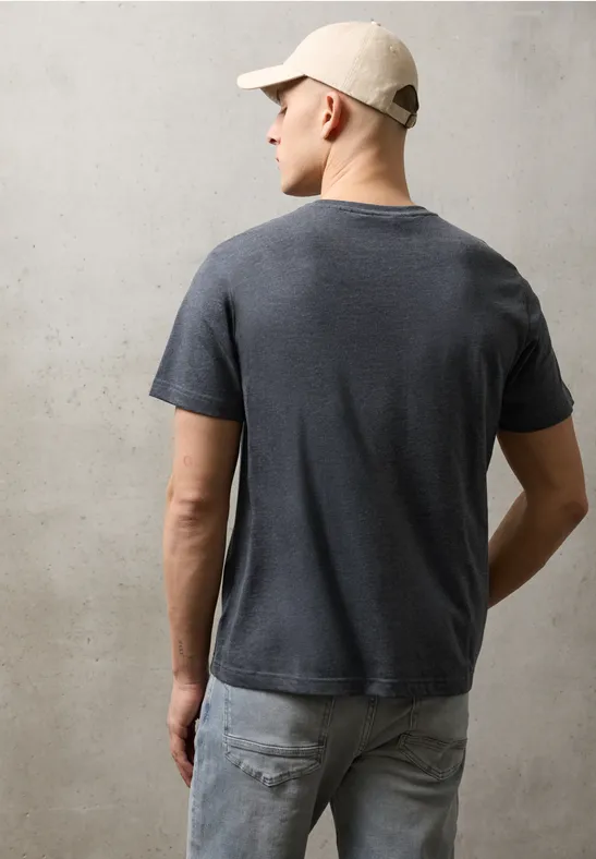 T-Shirt mit Rundhals und Chestprint