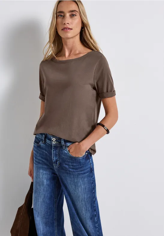 Shirt mit U-Boot-Ausschnitt