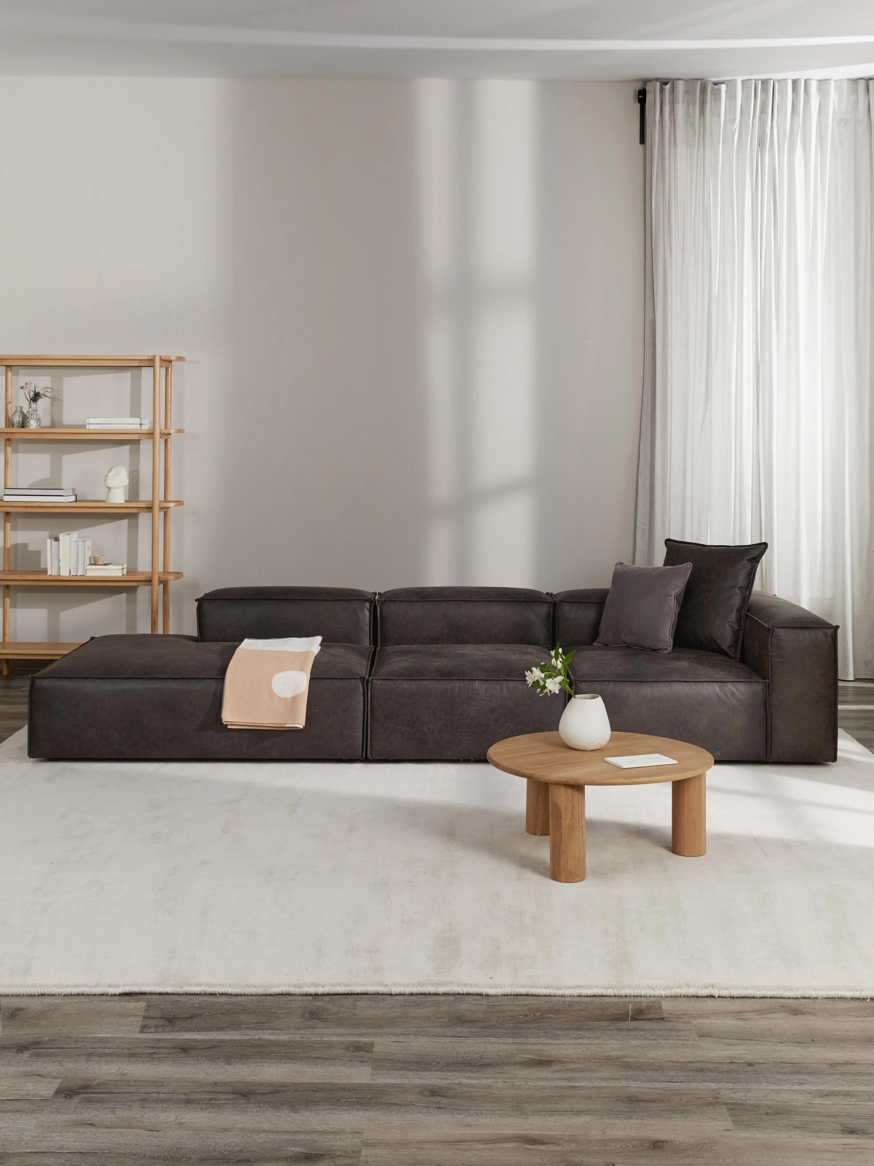 Modulare XL-Ottomane Lennon aus recyceltem Leder