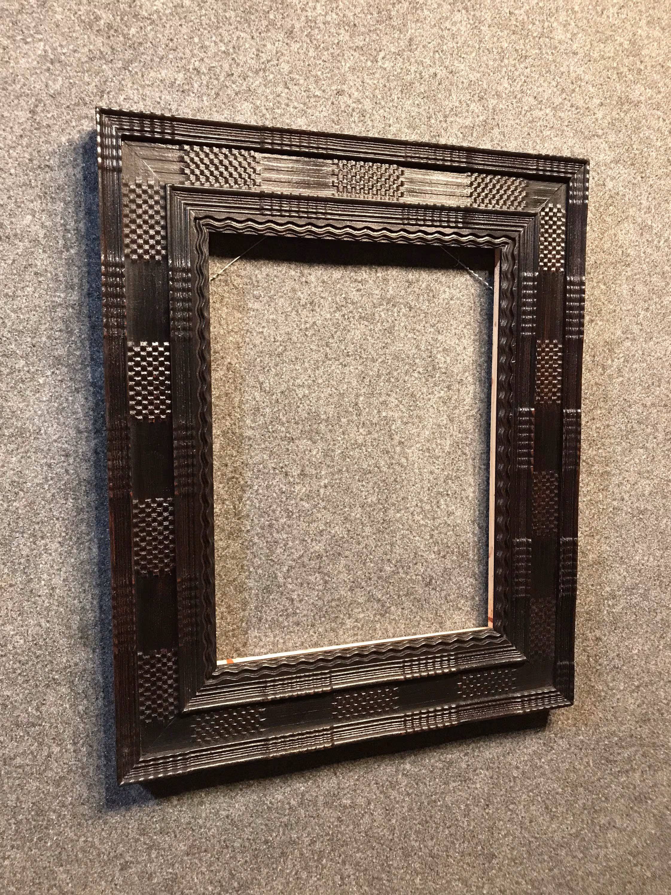 Made to order 17th century Dutch style ripple molded frame - Style#44