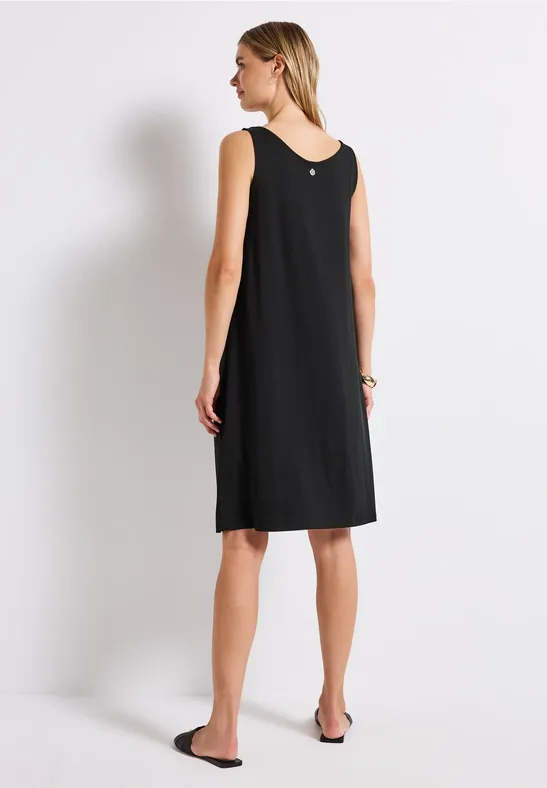 Kleid mit Knotendetail