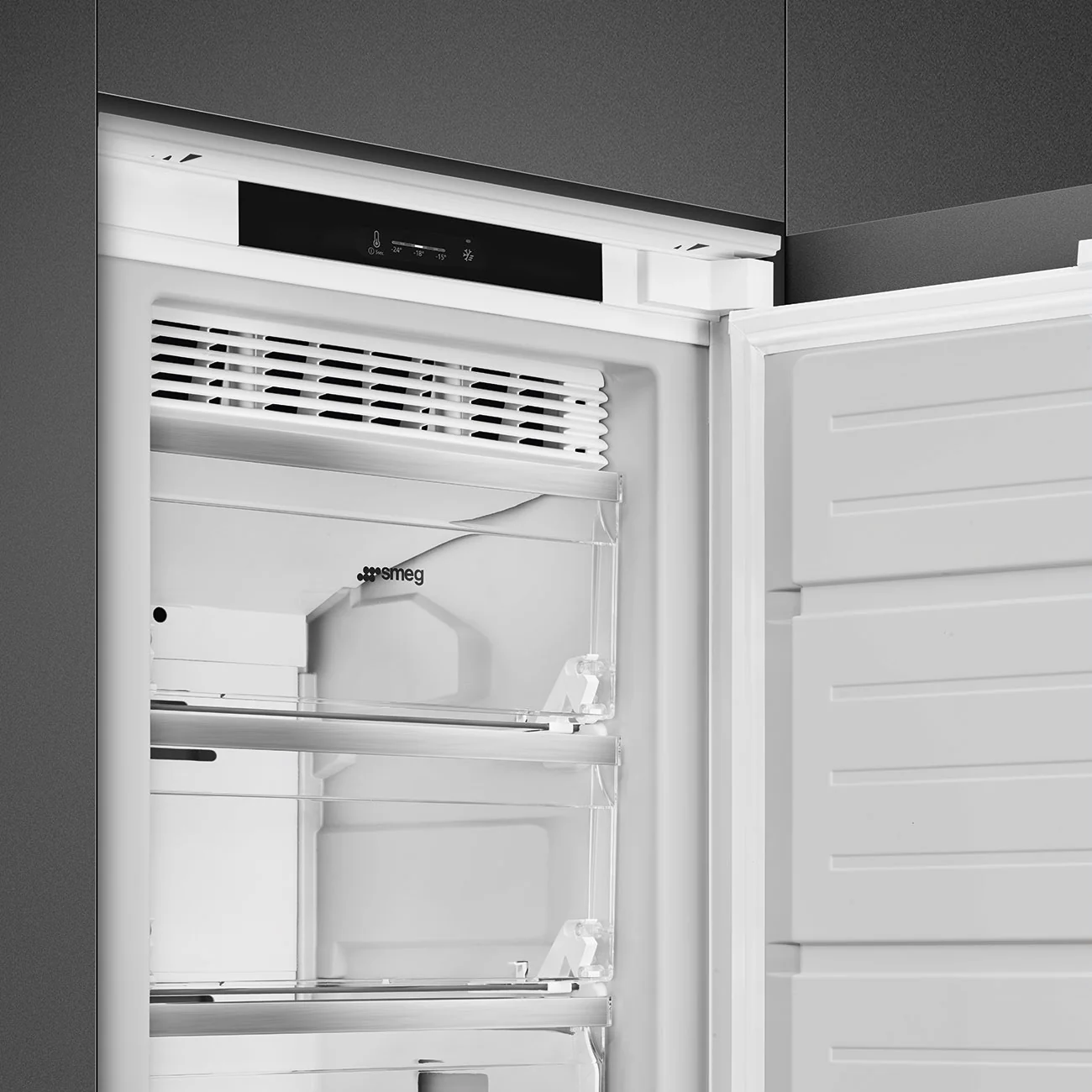 SMEG Built in Fridge, Upright Freezer, 240Lit, White