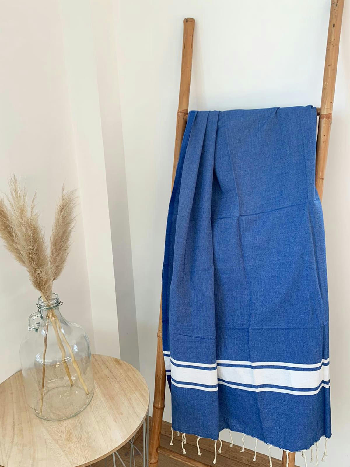 fouta plate type paréo - Fouta traditionnelle bleue royal kozo 100 x 200