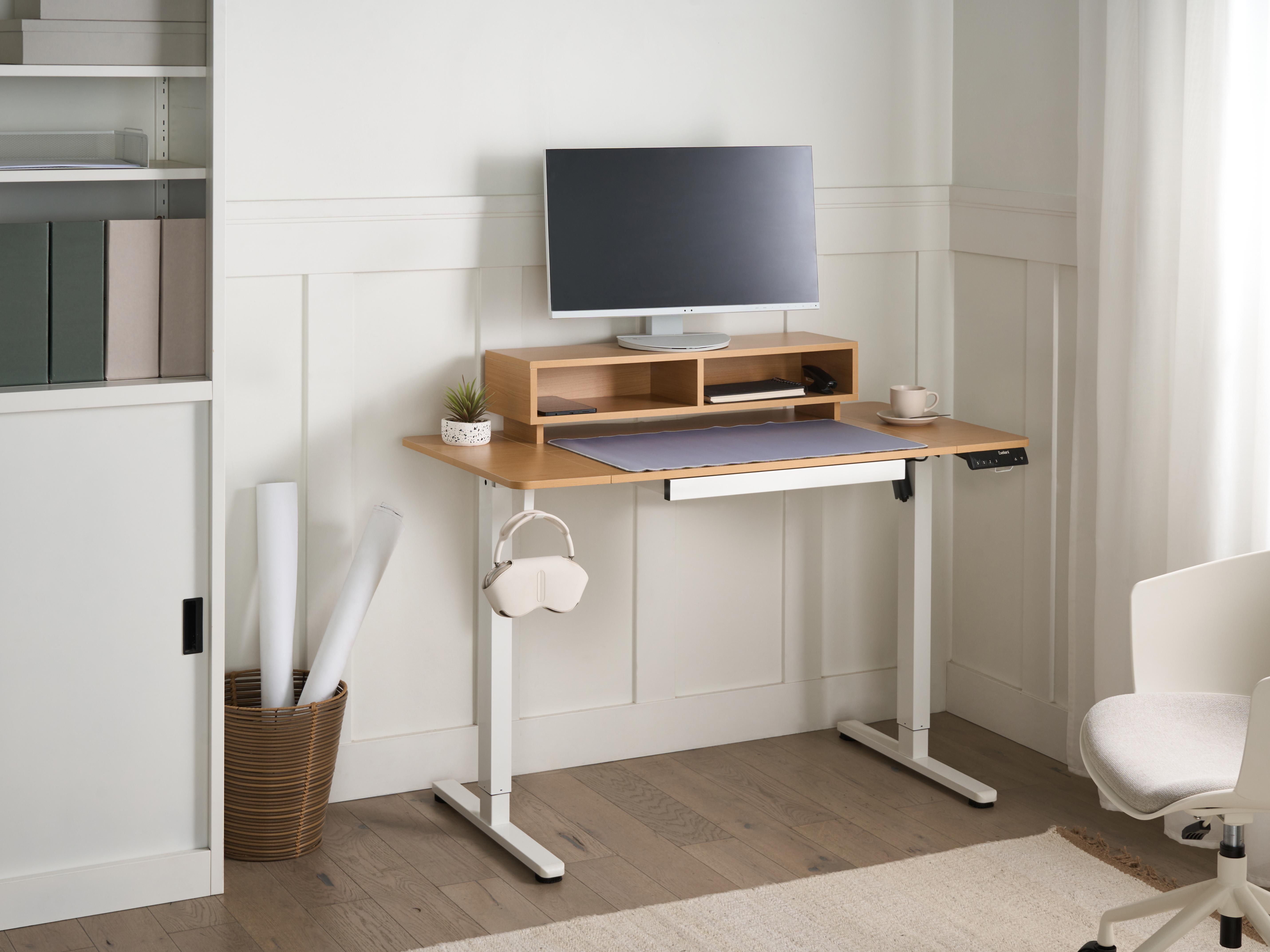 Electric Adjustable Standing Desk LUCAMA Light Brown/ White 120 cm 60 cm with USB Port