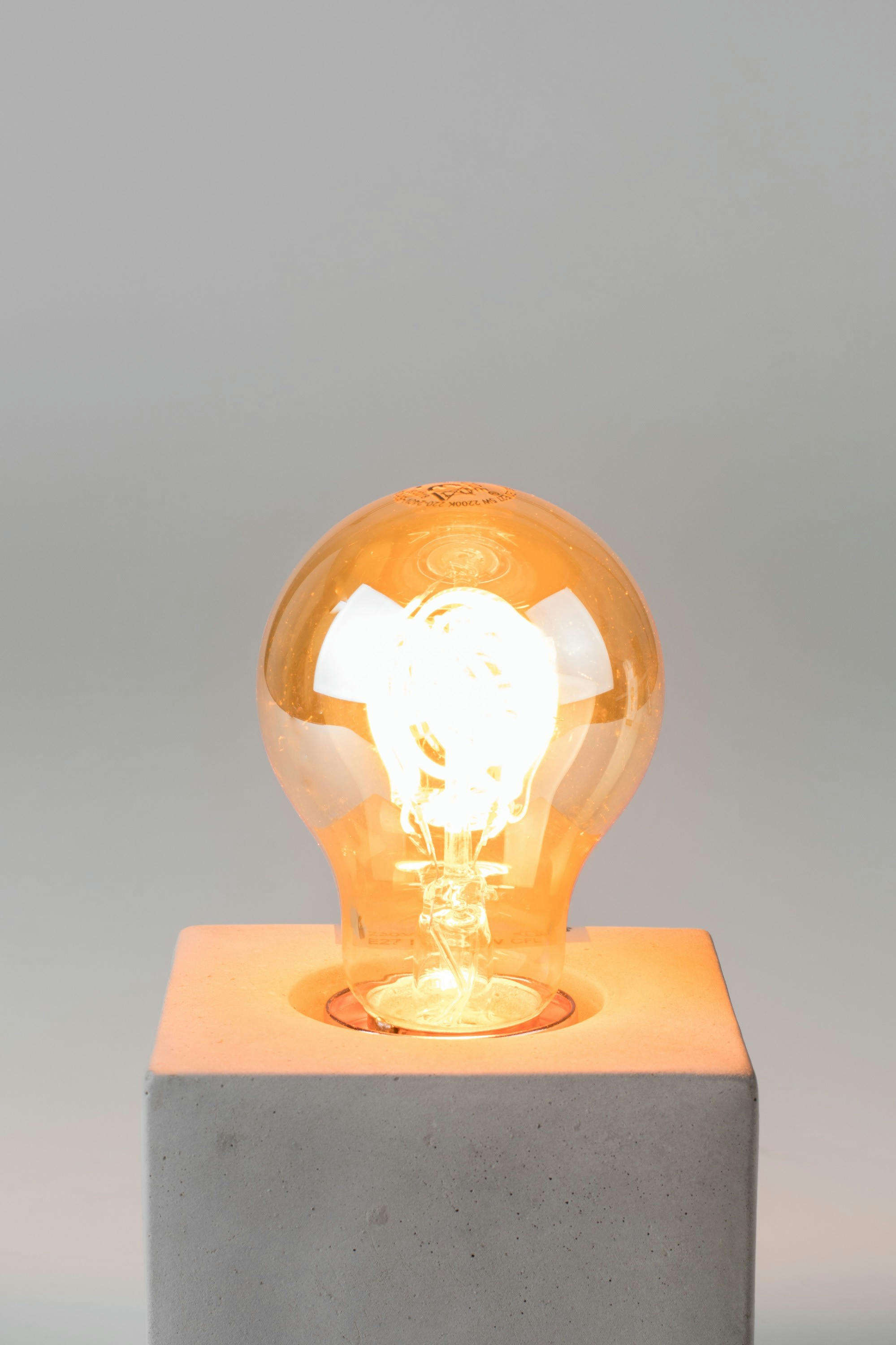 OR - Petite ampoule LED E27 dimmable en verre transparent