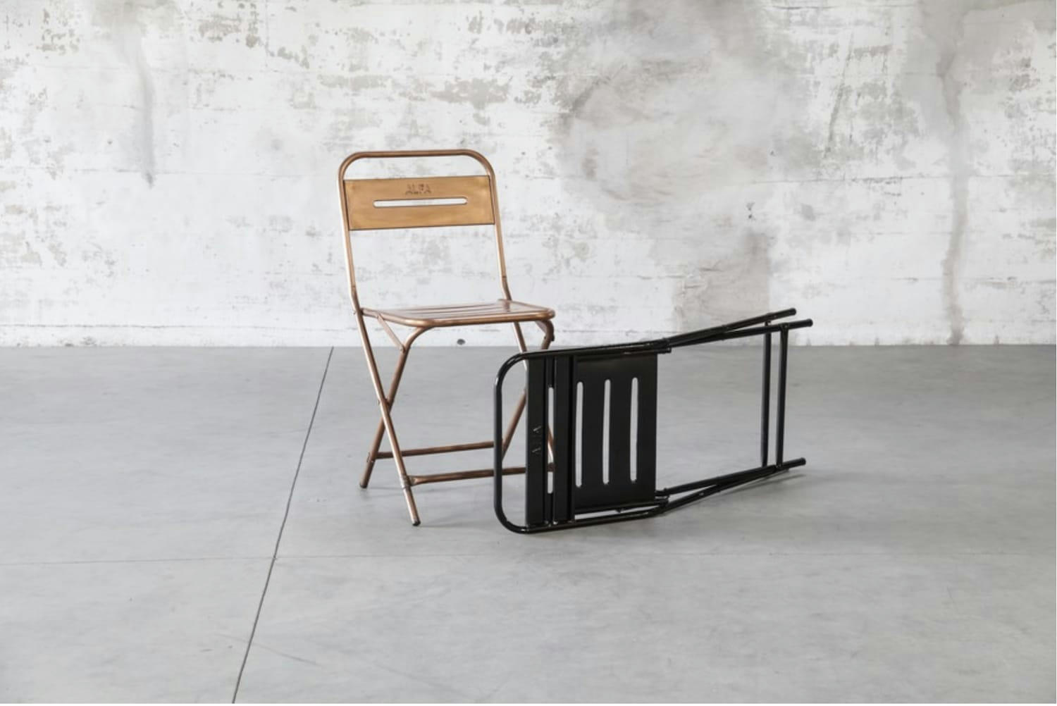 STEEL C - Chaise pliante en métal cuivré