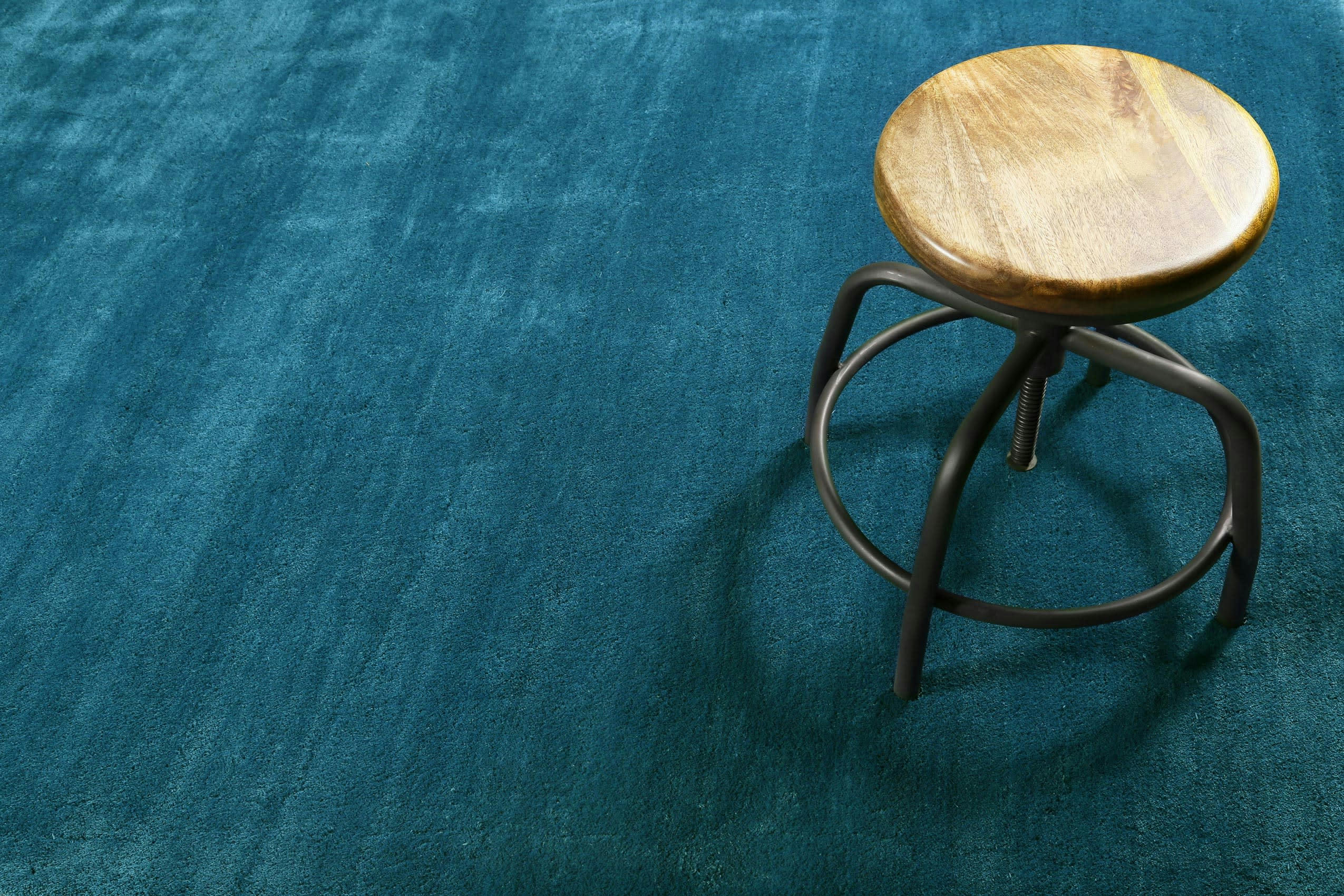 LOFT - Tapis tufté poils longs bleu pétrole doux 230x160