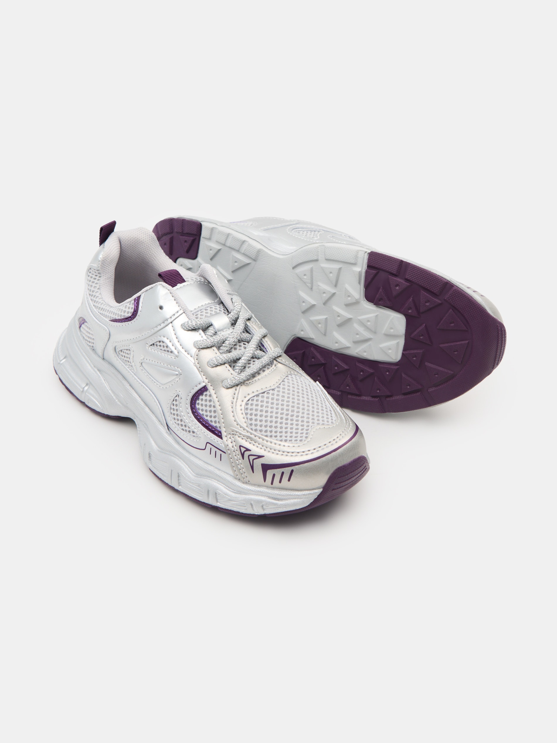 Sportowe sneakersy z lekką podeszwą