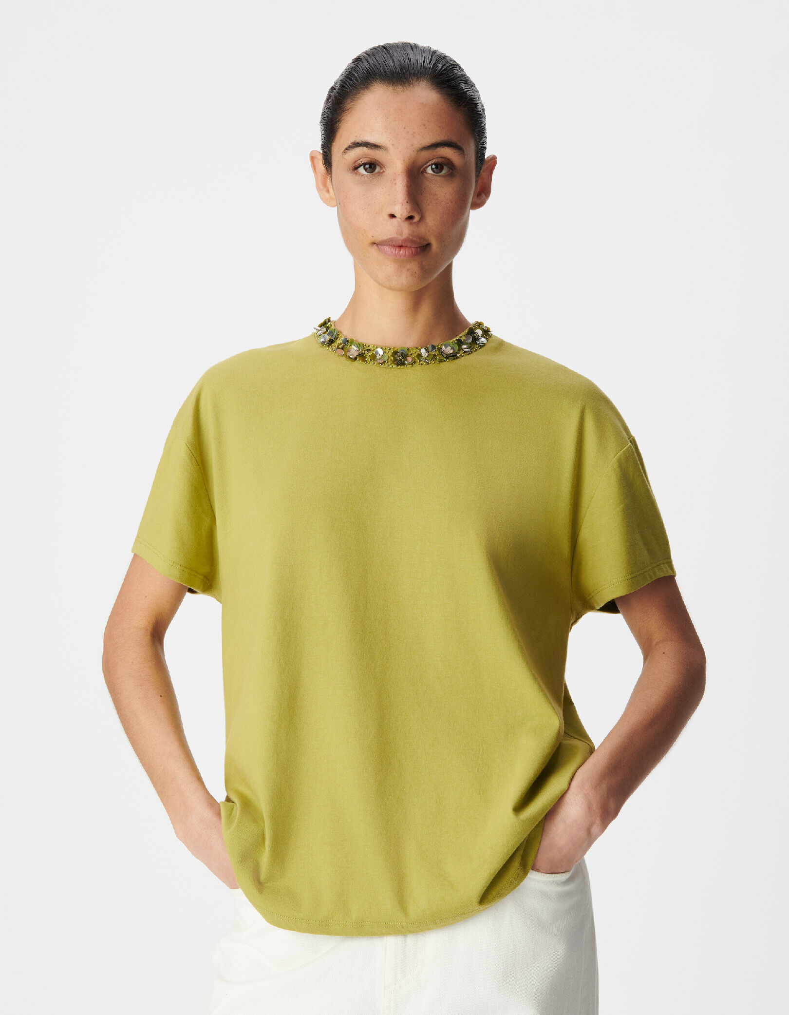 Tee-shirt manches courtes vert col bijou Femme