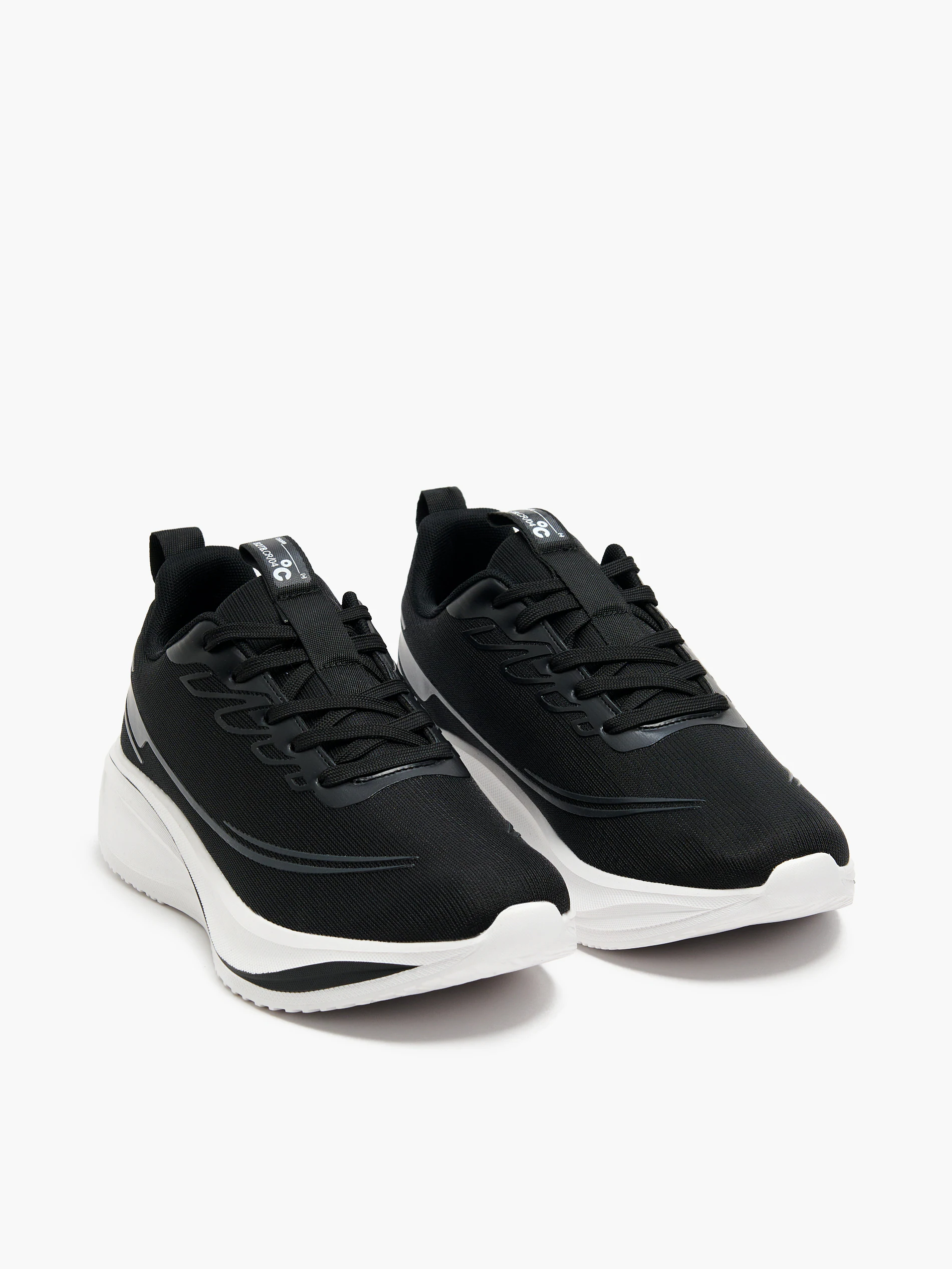 Lekkie sneakersy z piankową podeszwą