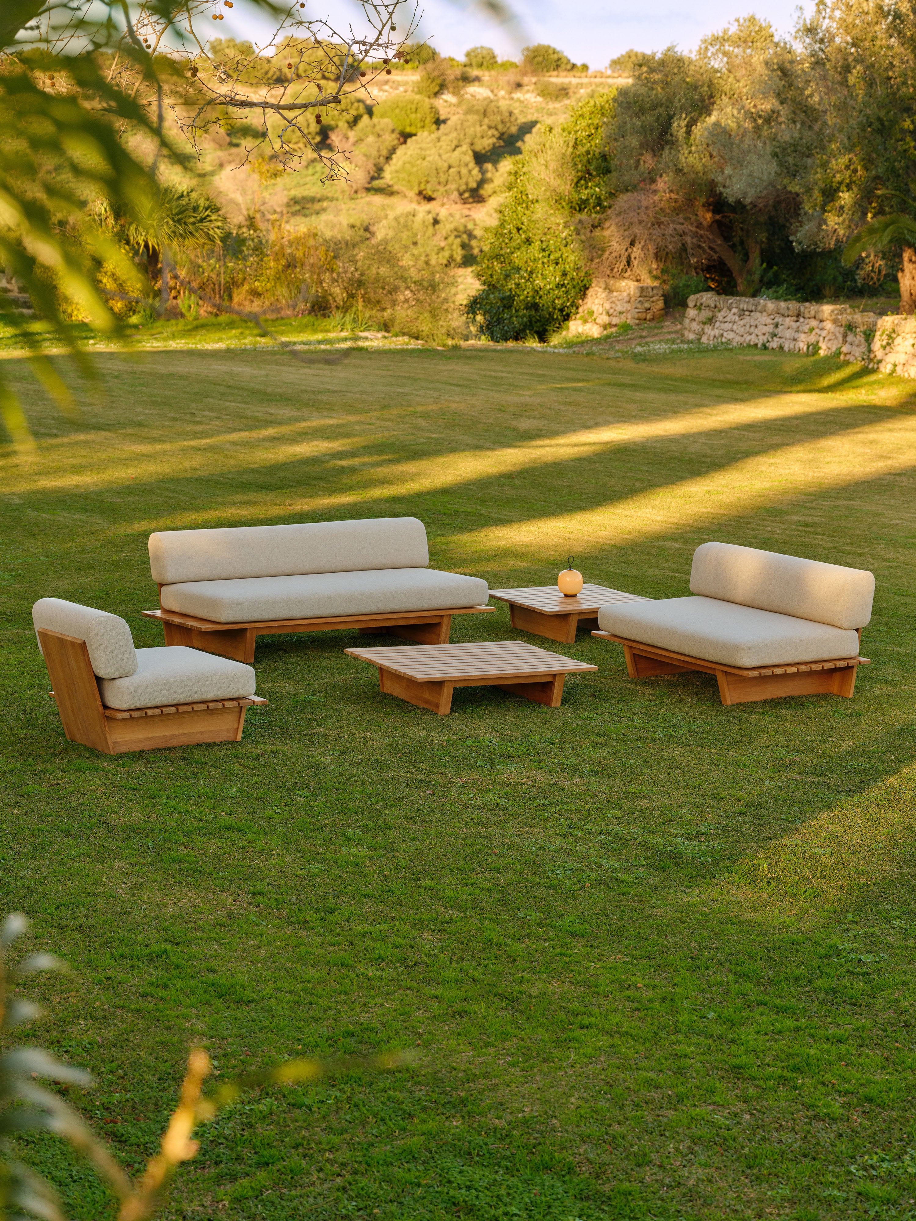 Garten-Couchtisch Eiko aus Teakholz