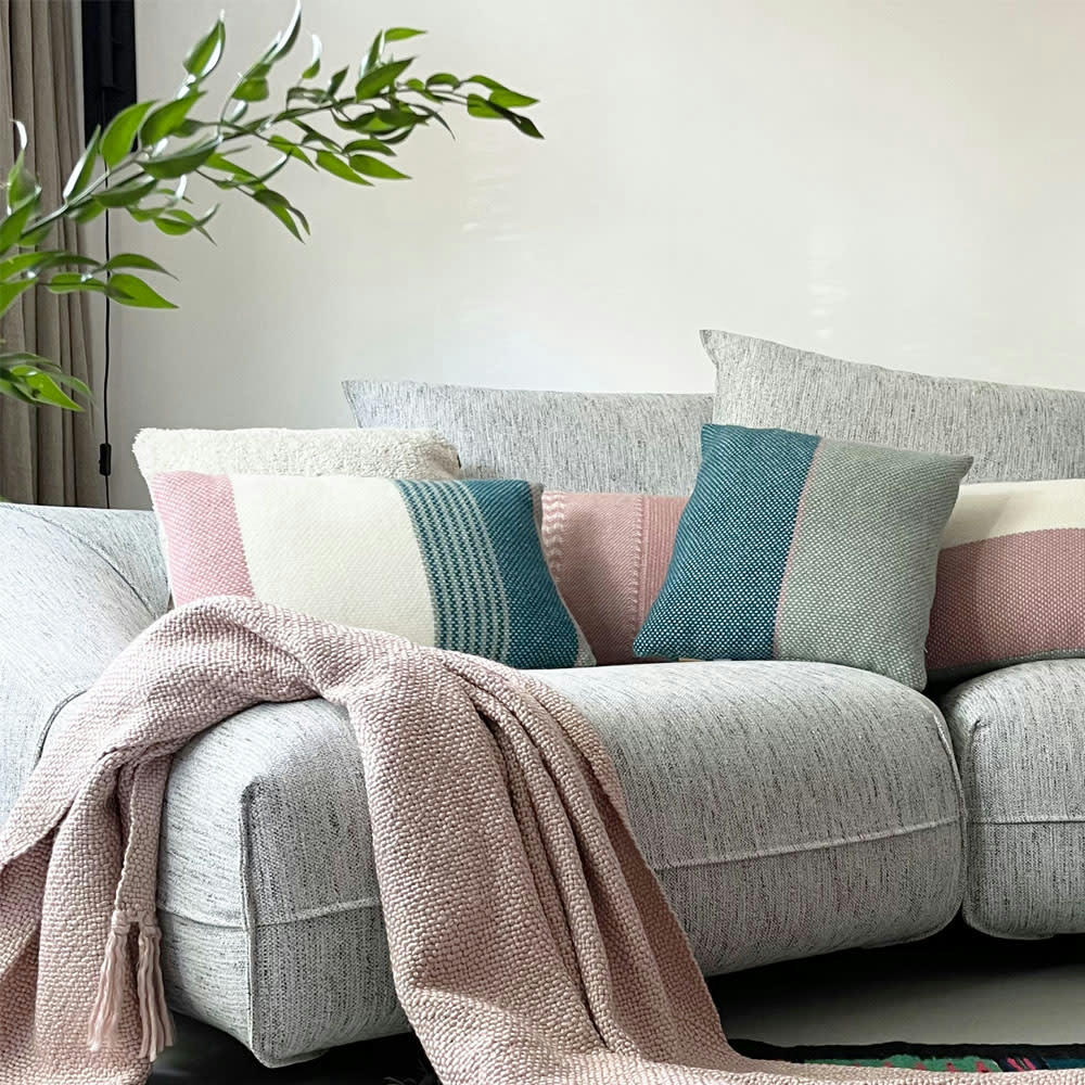 FESTIVITY - Coussin en laine pastel 35x60