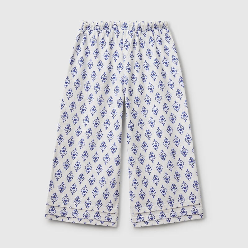 Patterned trousers with wide leg