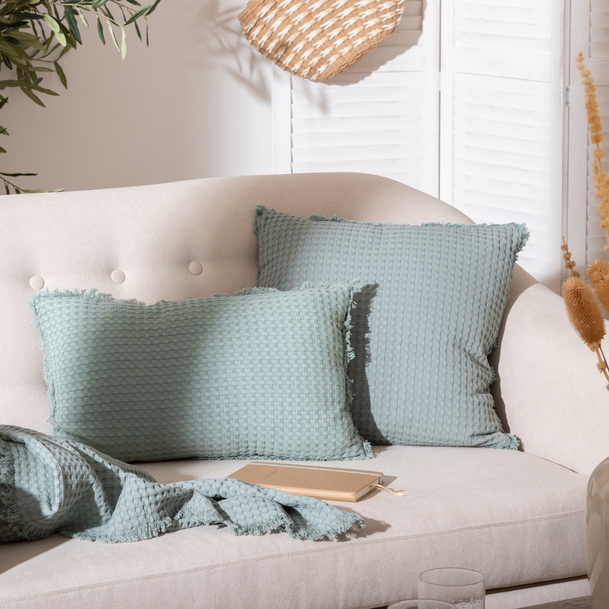"Widdy" honeycomb cushion Celadon green, 45x45 cm
