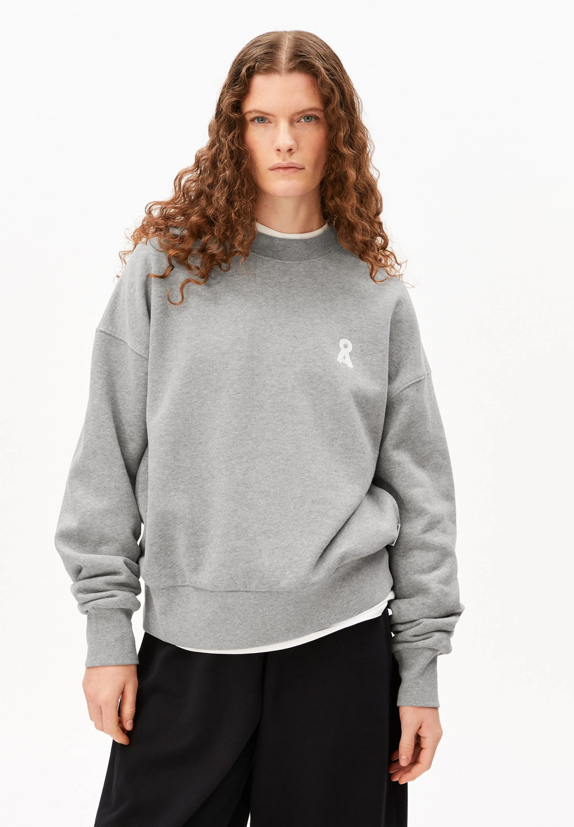 ICONIC Å ALIZAA SWEATSHIRT