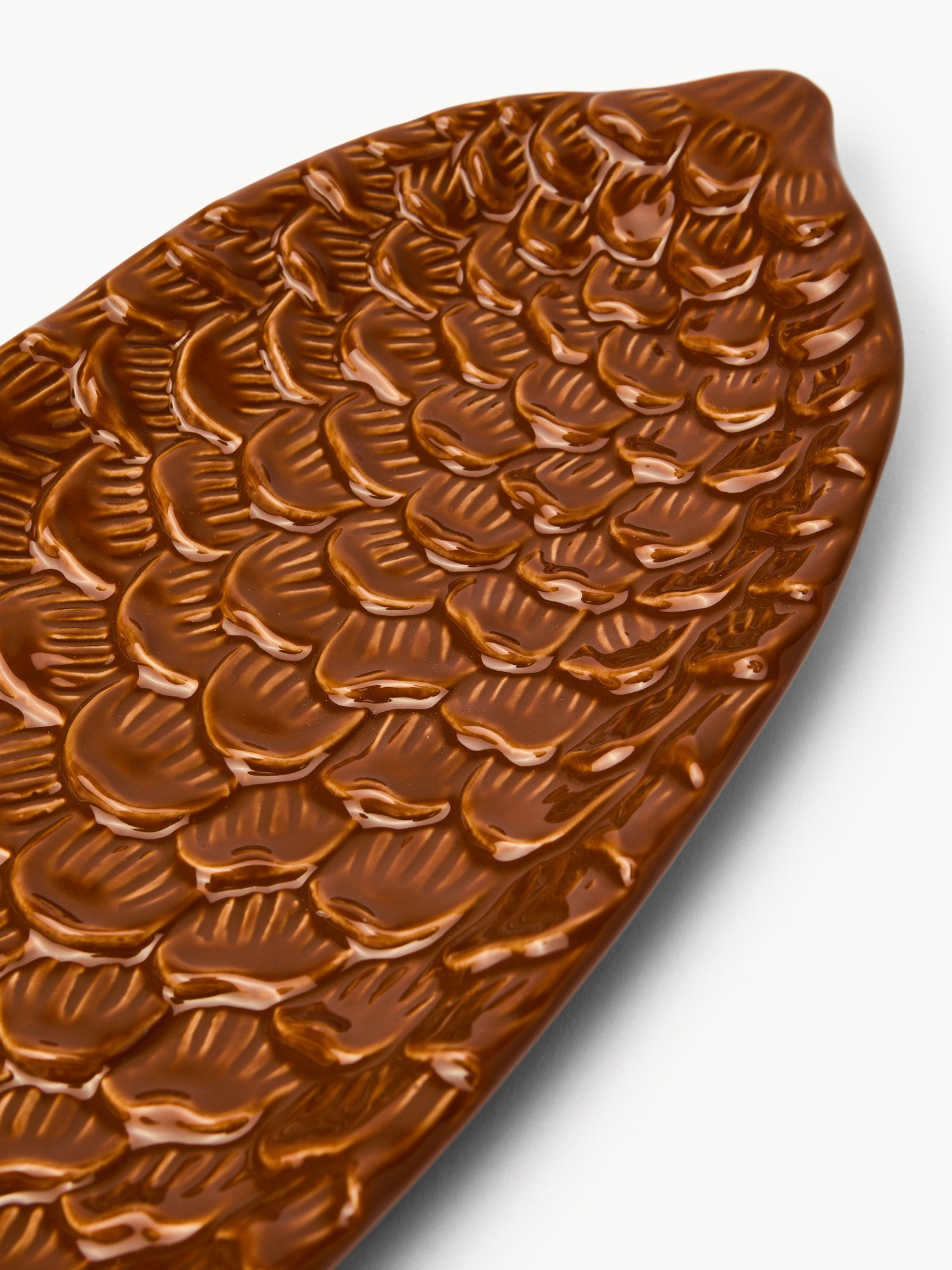 Piatto ovale in ceramica a pigna