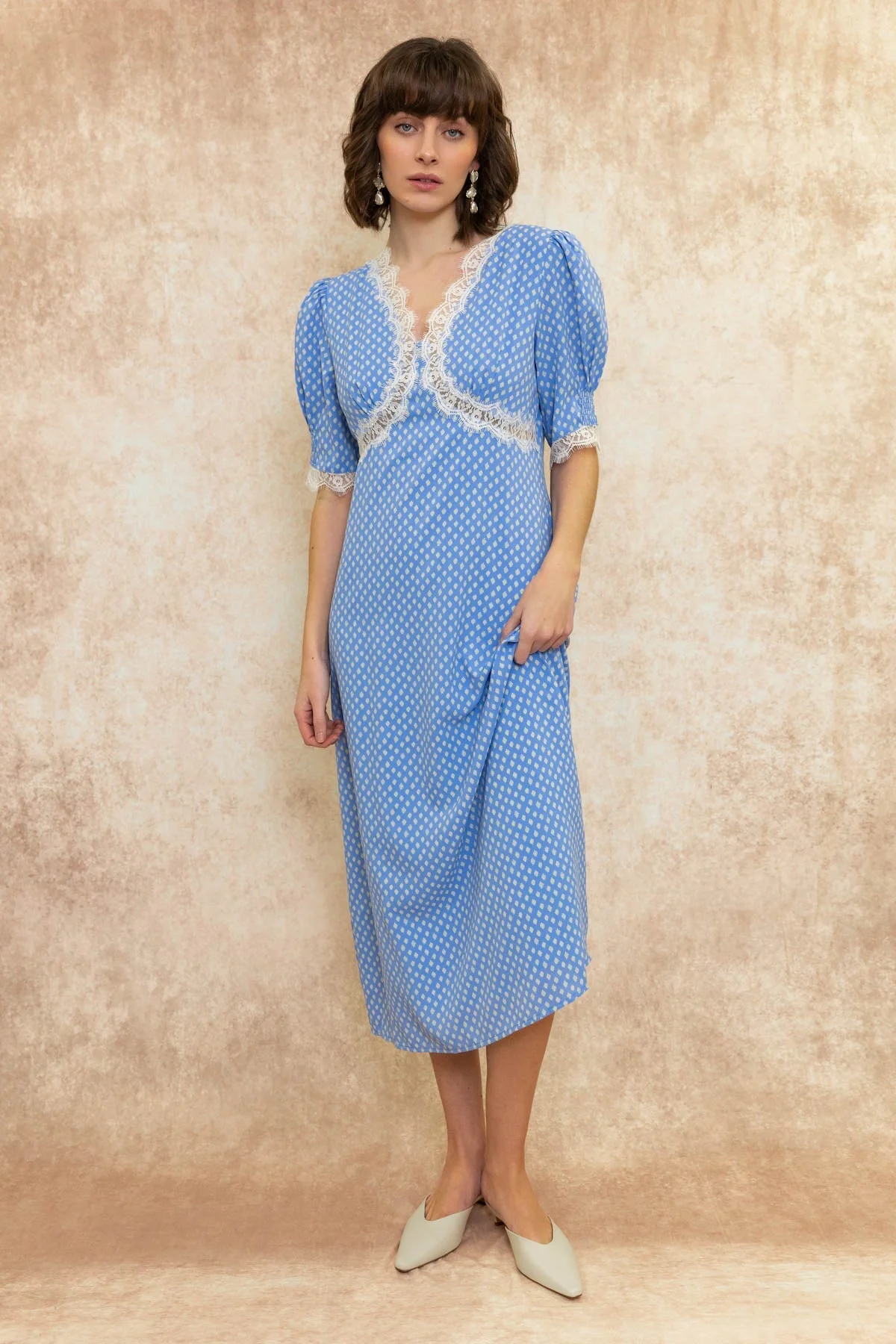 Short Sleeve Lace Detail Midi Dress in Blue