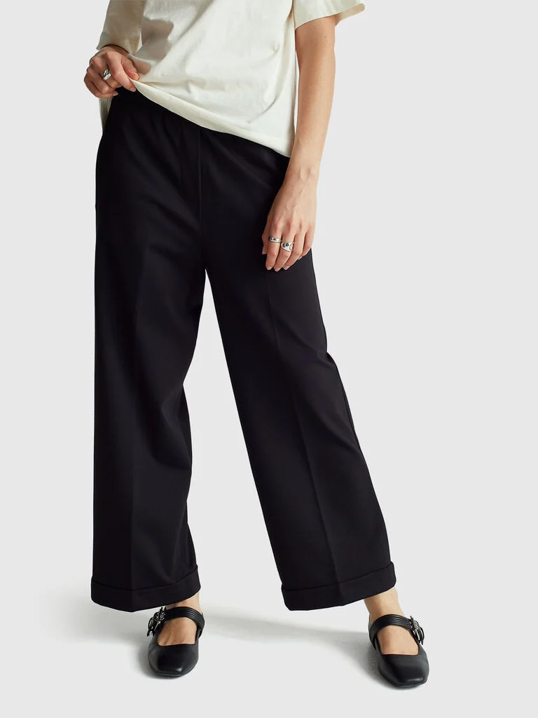 Trousers with elastic waist