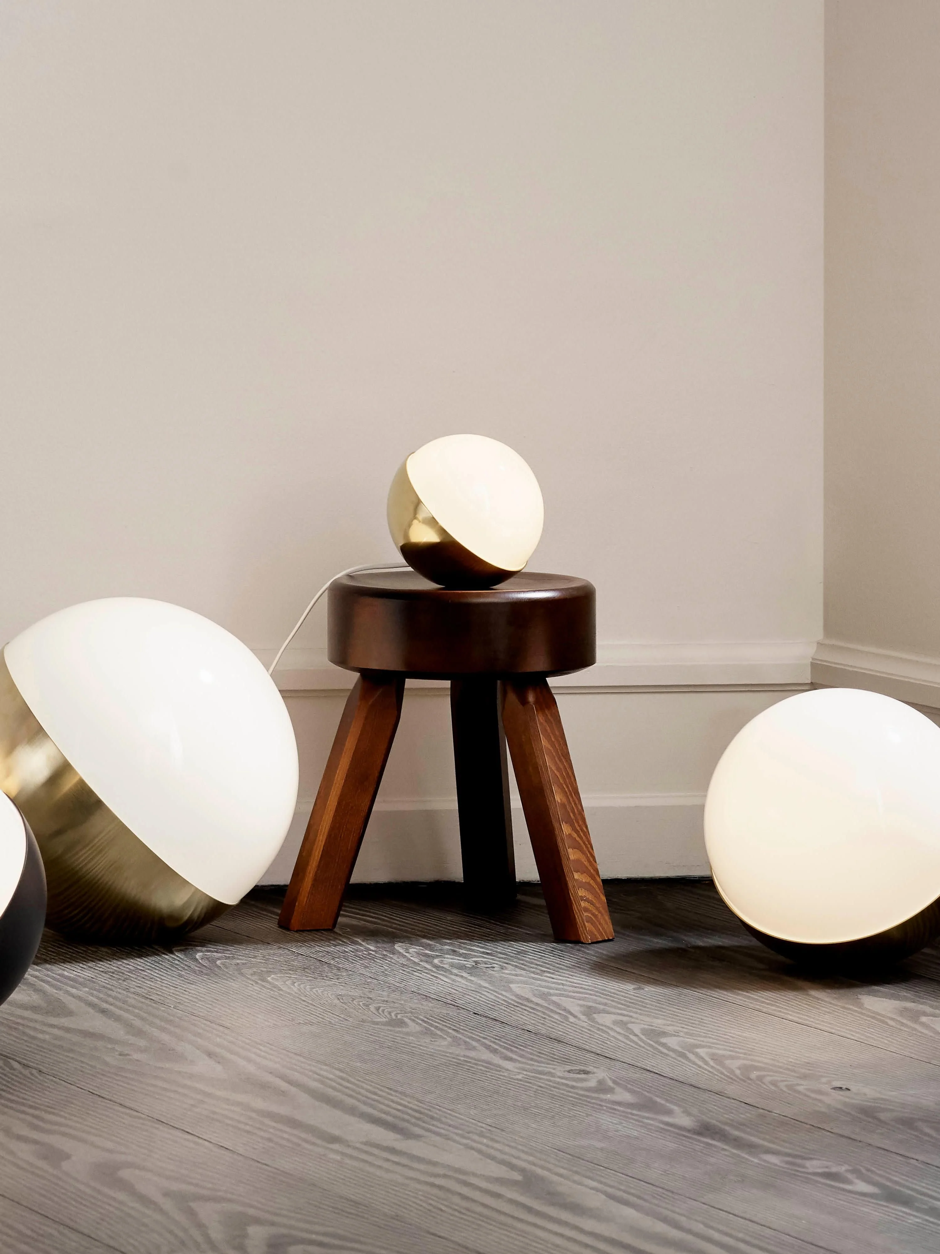 Dimmbare Tischlampe VL Studio, mundgeblasen