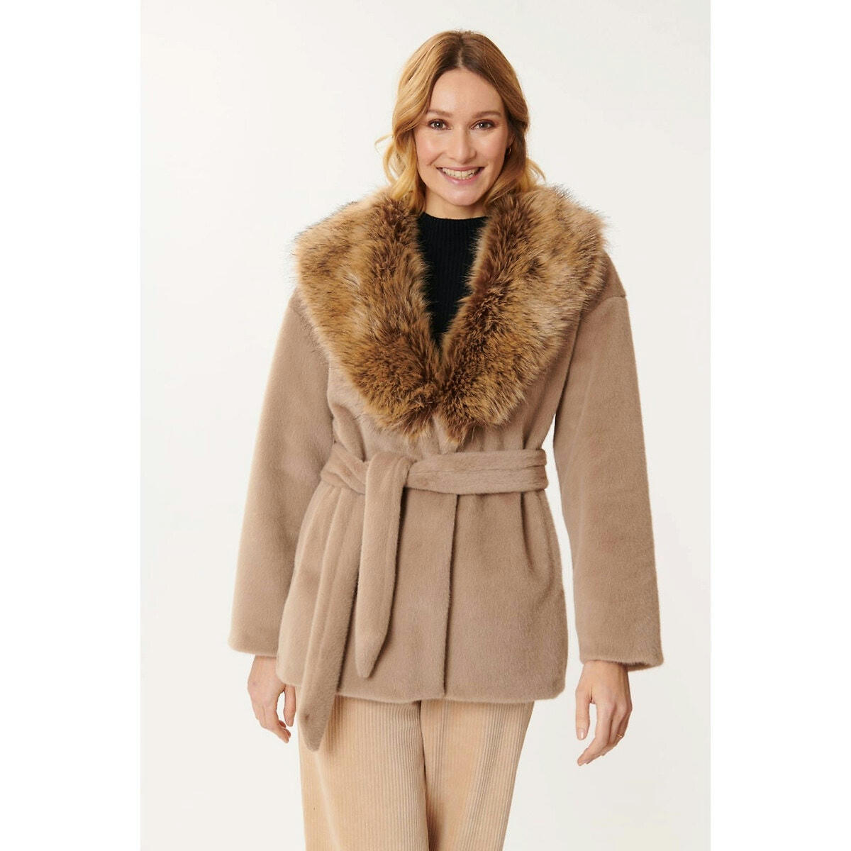 Manteau court Capucine, col imitation fourrure