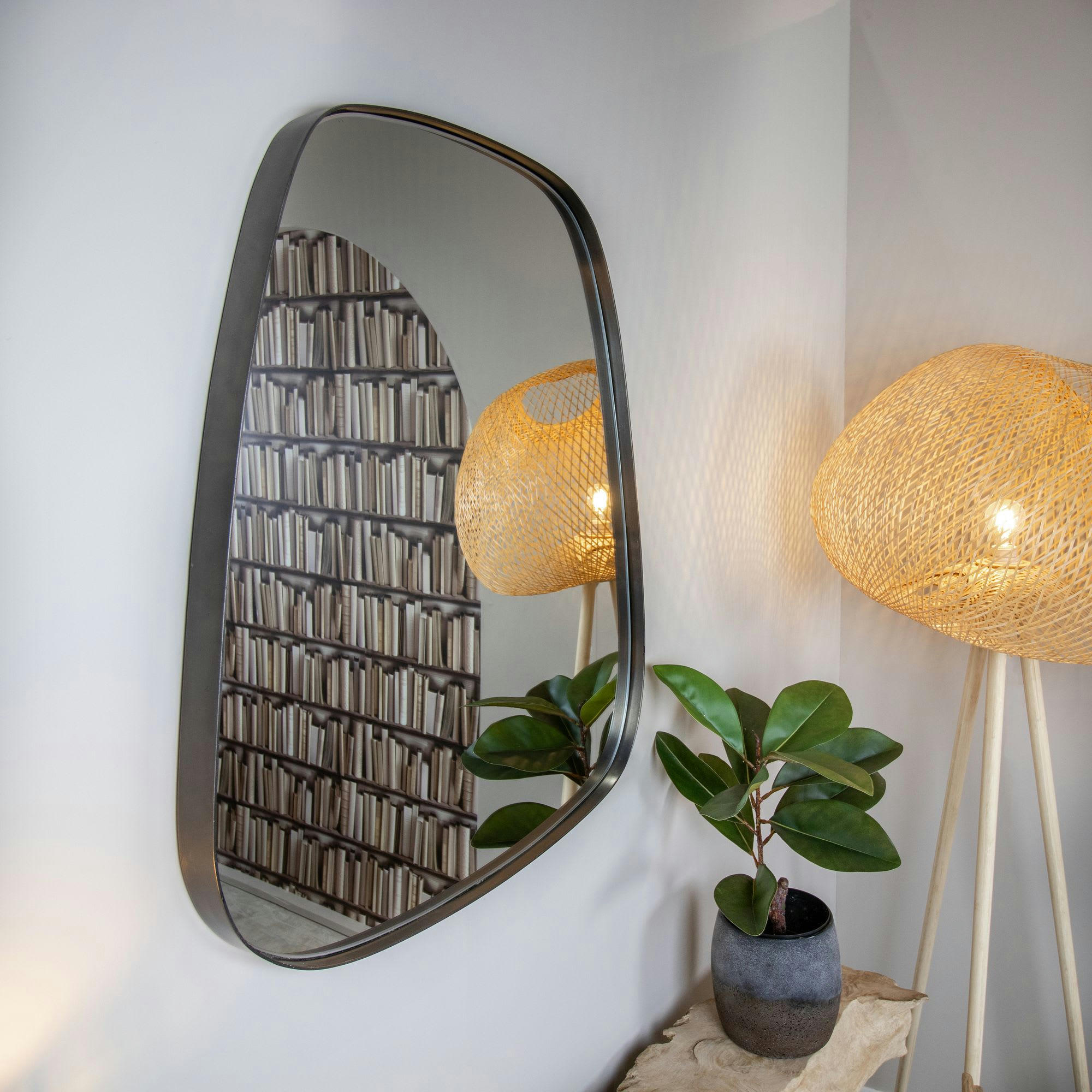 LOFT - Miroir trapèze en étain gris foncé 76x66cm