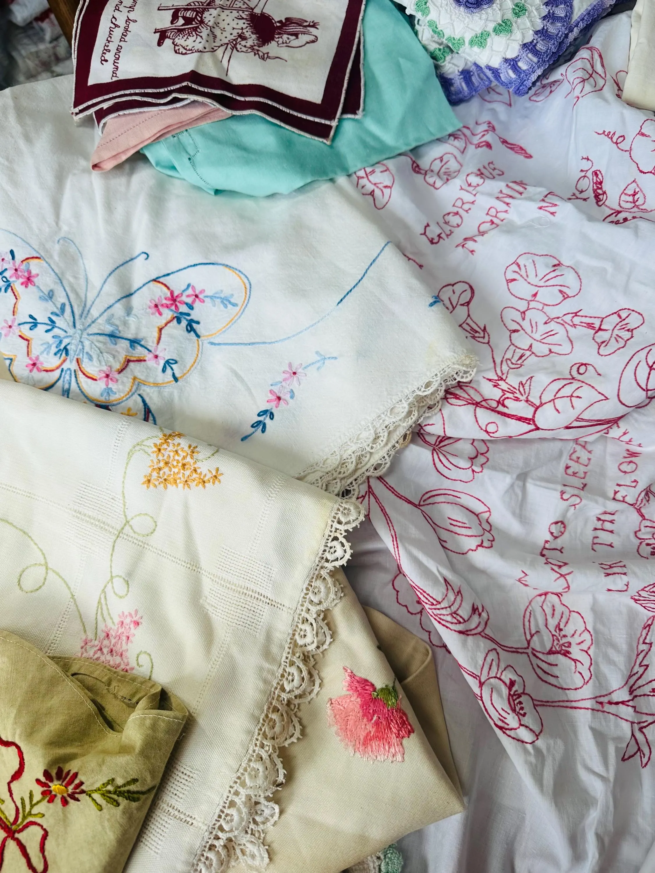 HUGE Vintage Embroidered and Lace Linen Lot - Tablecloths - Towels - Lace - Pillow Cases - -for Crafting & Creating! Vintage Embroidery