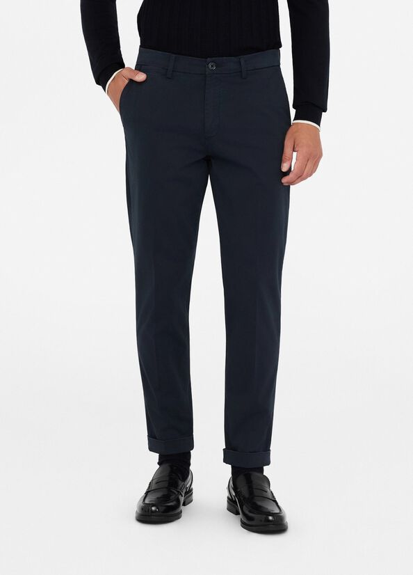 Pantaloni chino in raso con risvolto