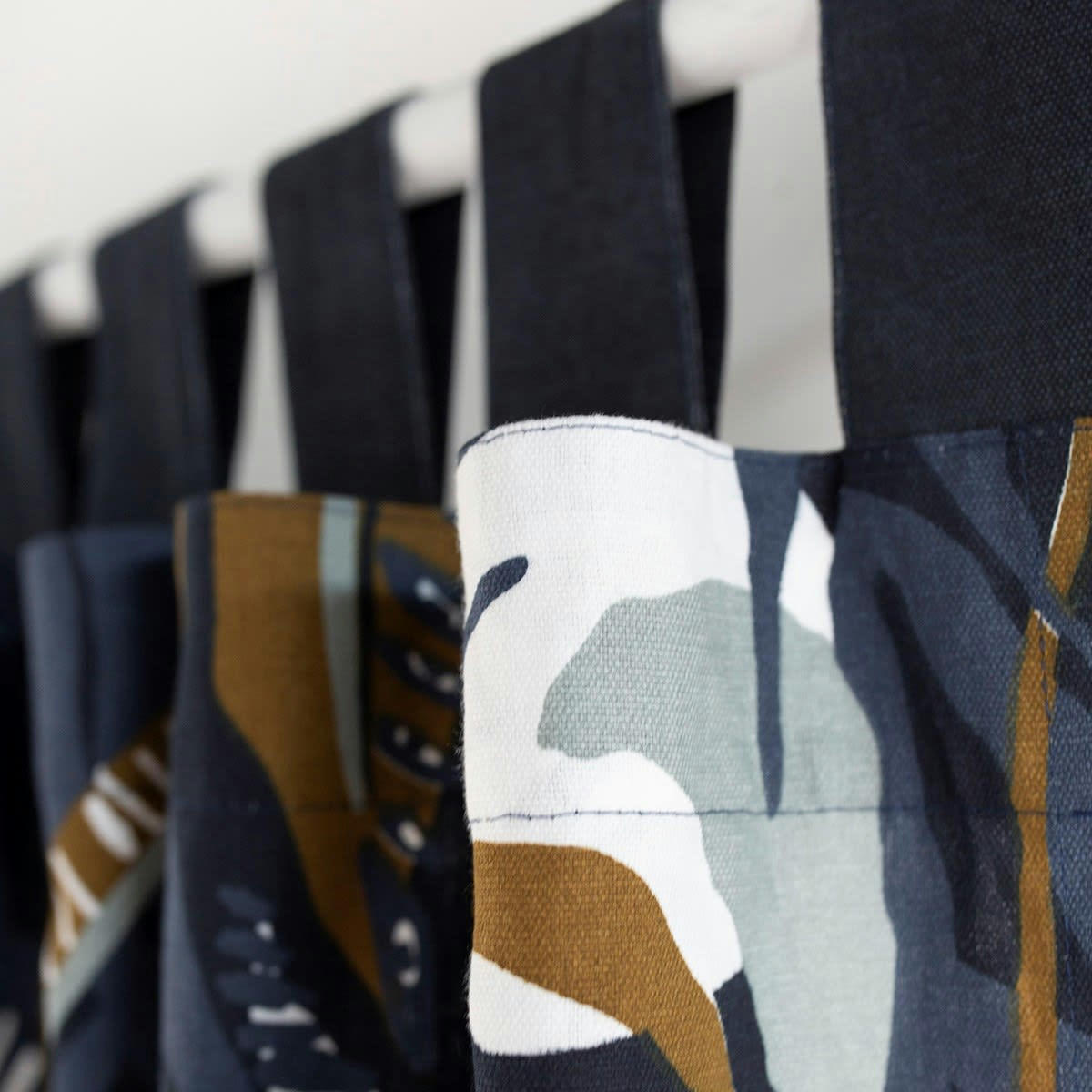 TERANGA SALIMATA - Rideau à pattes imprimé en coton bleu 140x240