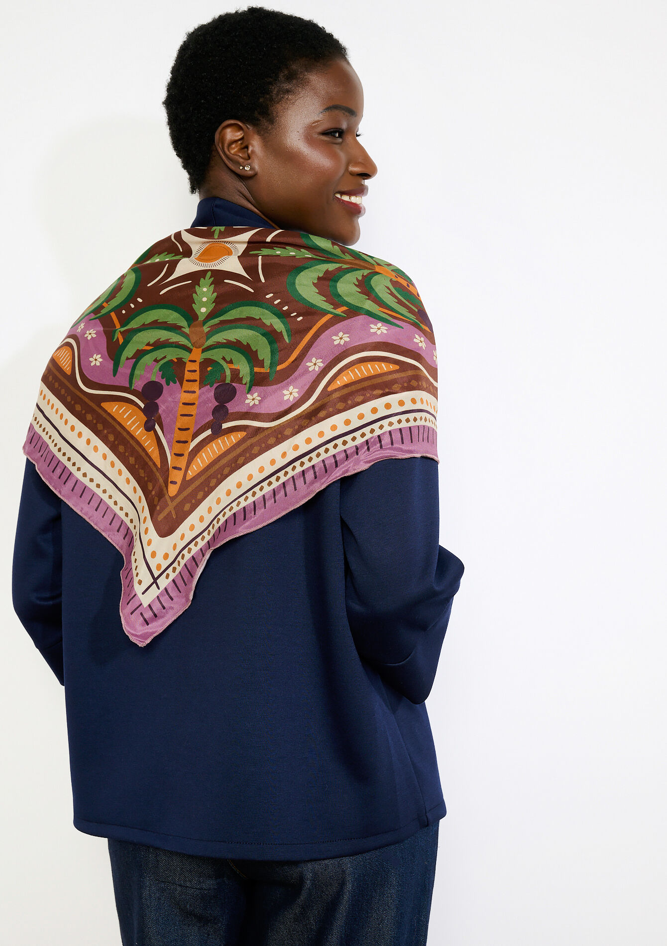 Zijden carr&eacute; met juweelaccent