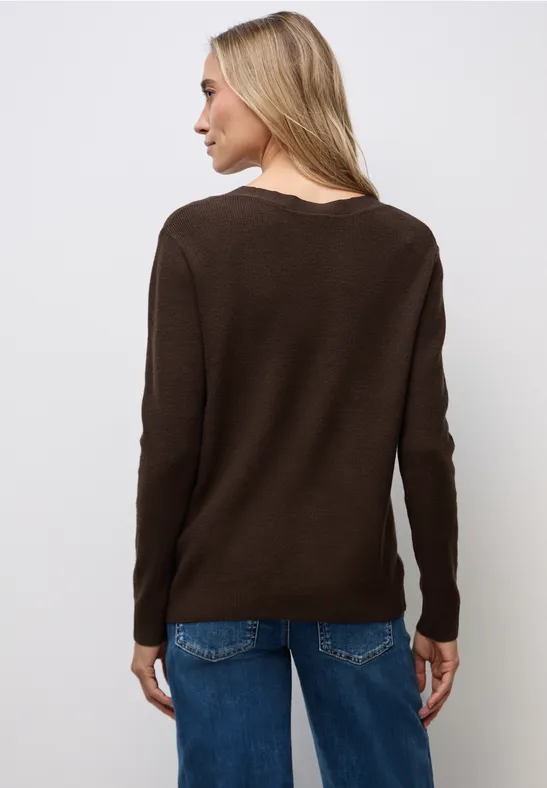 Basic V-Neck Pullover