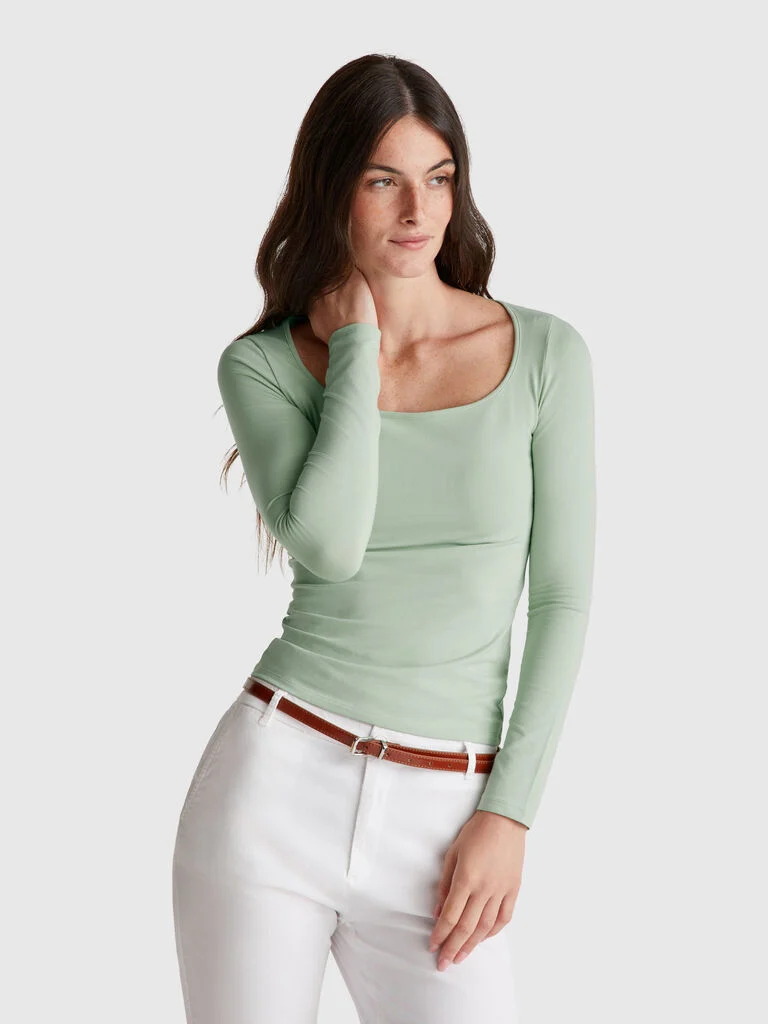 T-shirt with wide neck