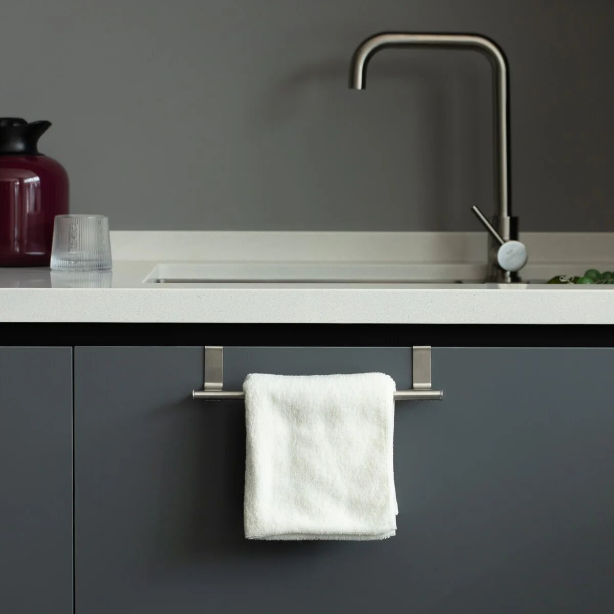 Chrome Over the Door Extendable Towel Holder Rack for the Kitchen, Vanity, and Bathroom