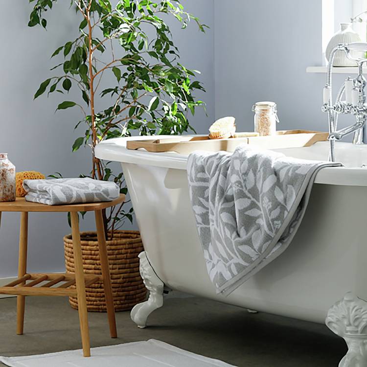 Habitat Romantic Floral Bale