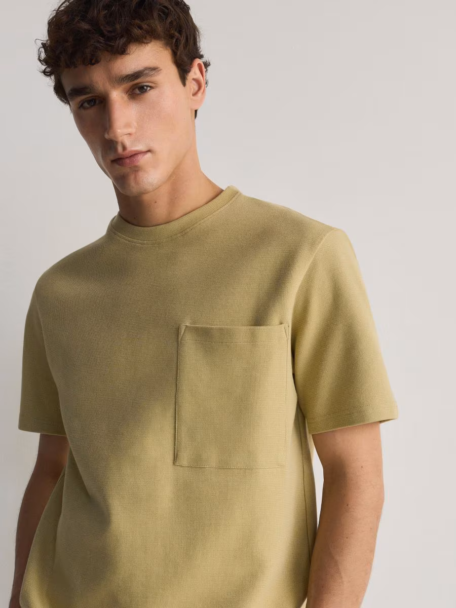 Comfort Fit T-Shirt With Pocket