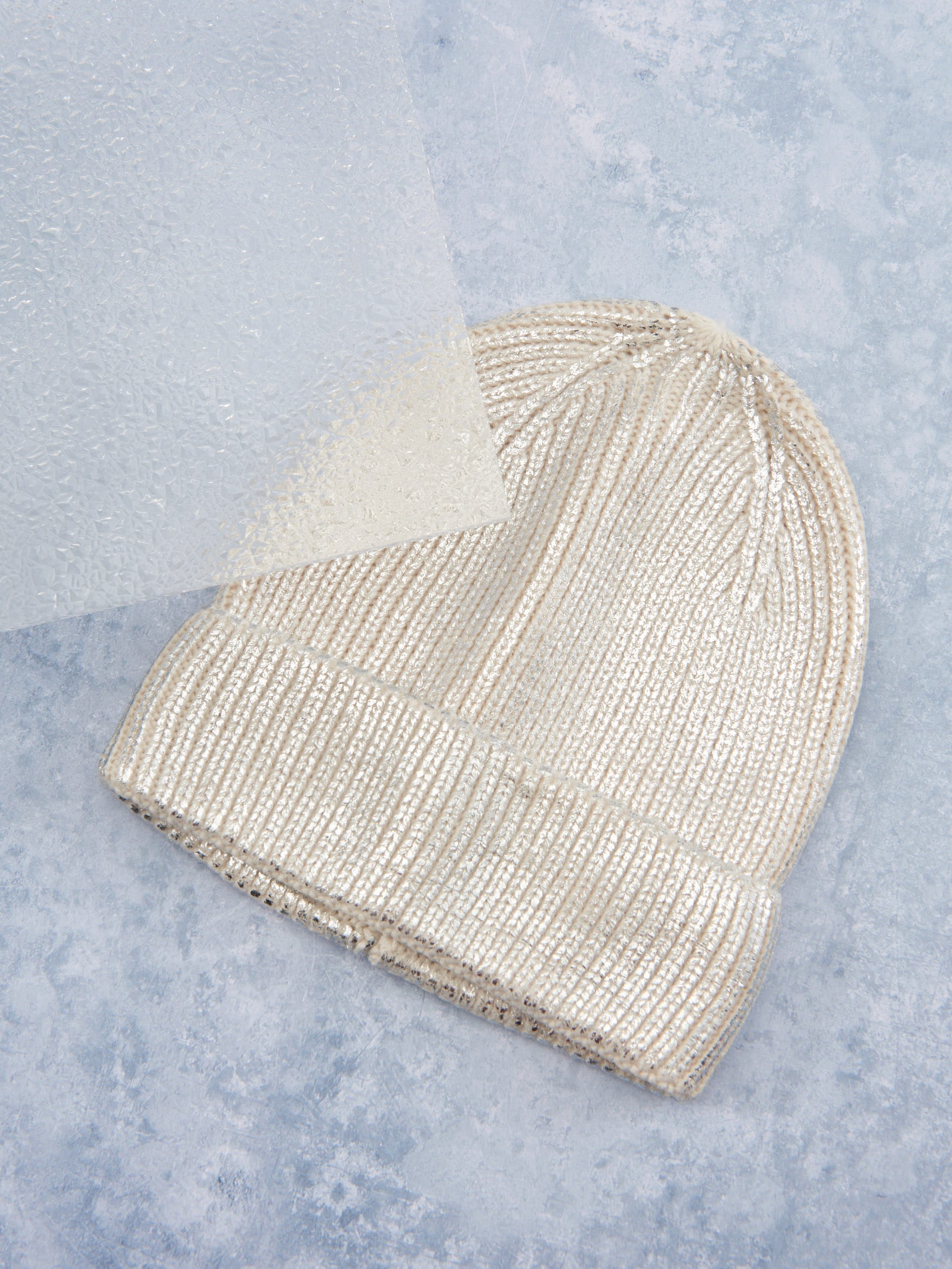Czapka beanie z metalicznym połyskiem