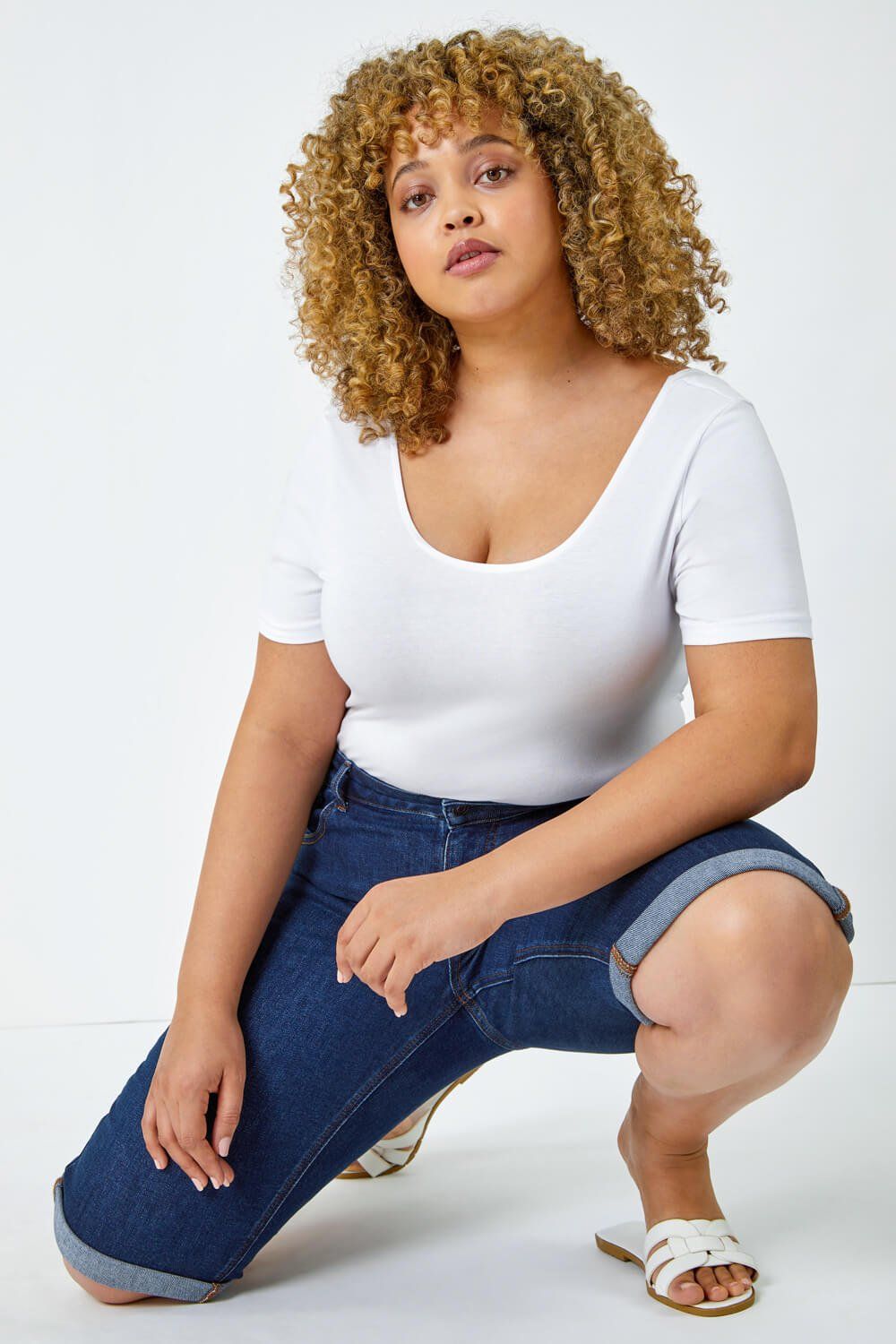 Roman Curve Stretch Knee Length Denim Shorts