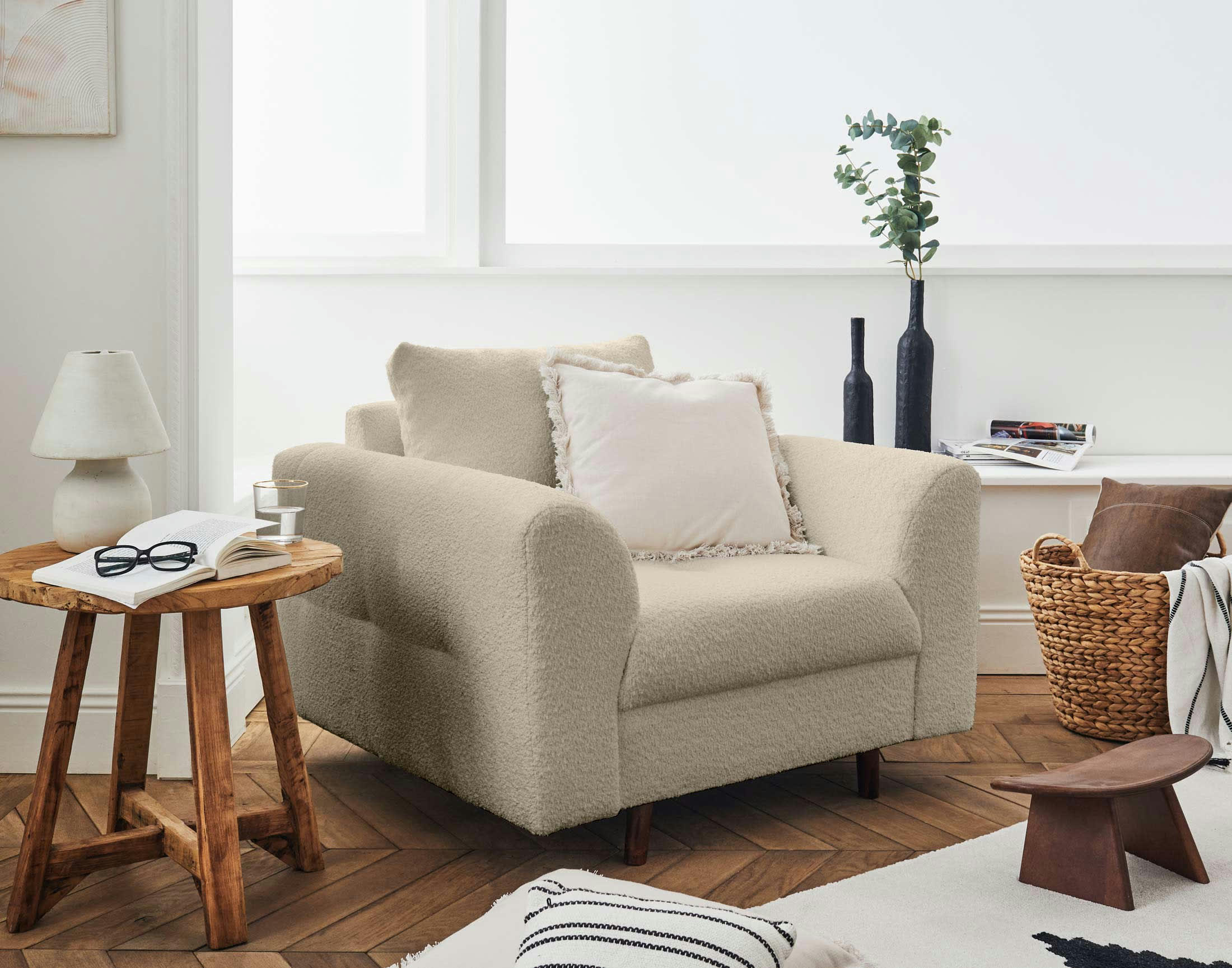 RUNE - Fauteuil en tissu bouclette beige