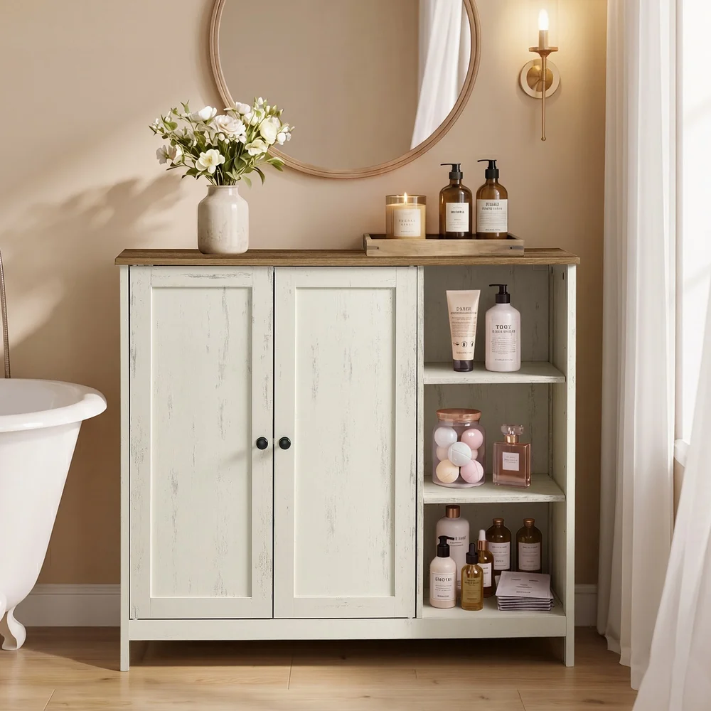 Meuble de salle de bain avec portes et compartiments ouverts