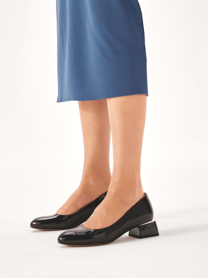 Patent leather pumps with low wide heel