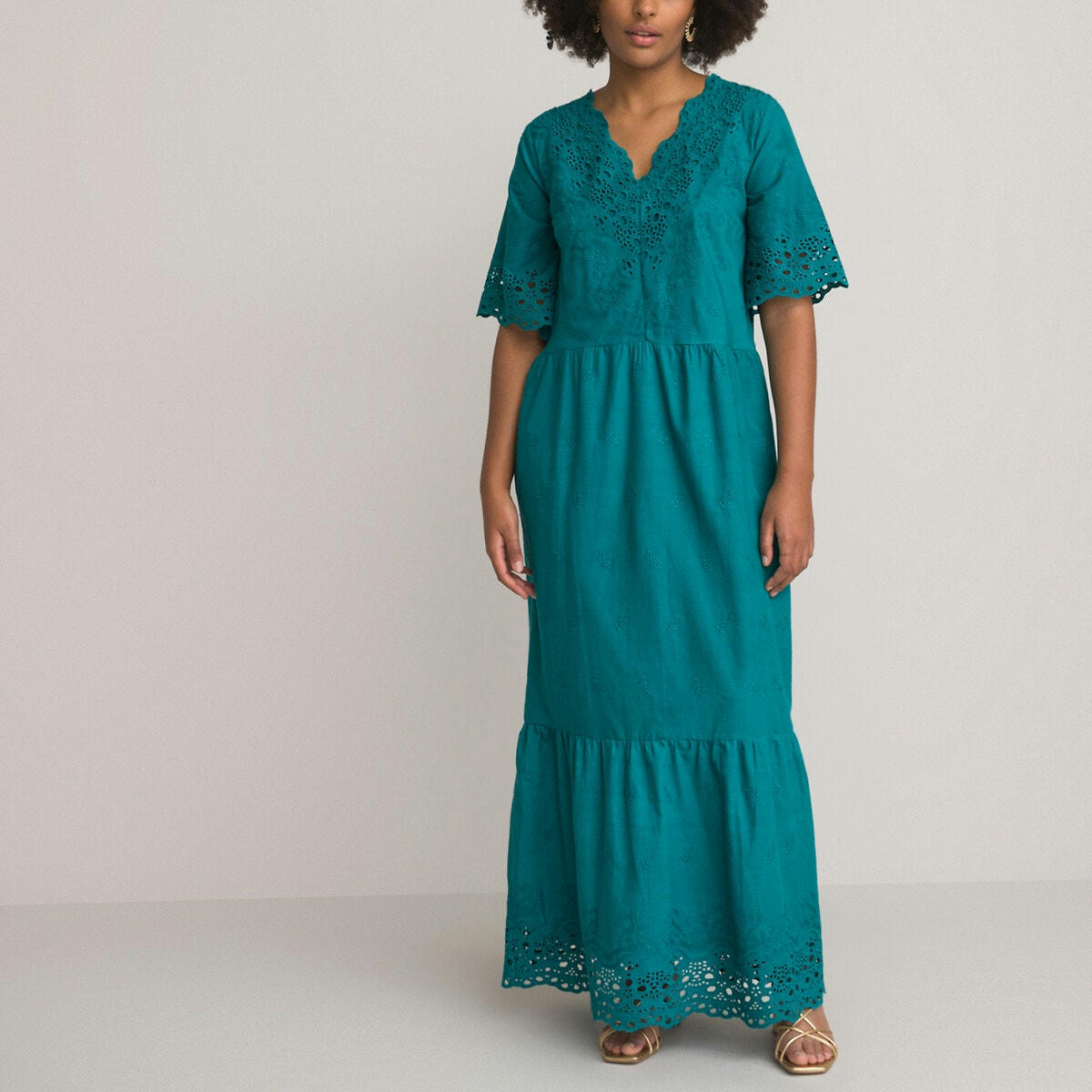 Robe évasée, longue, broderie anglaise