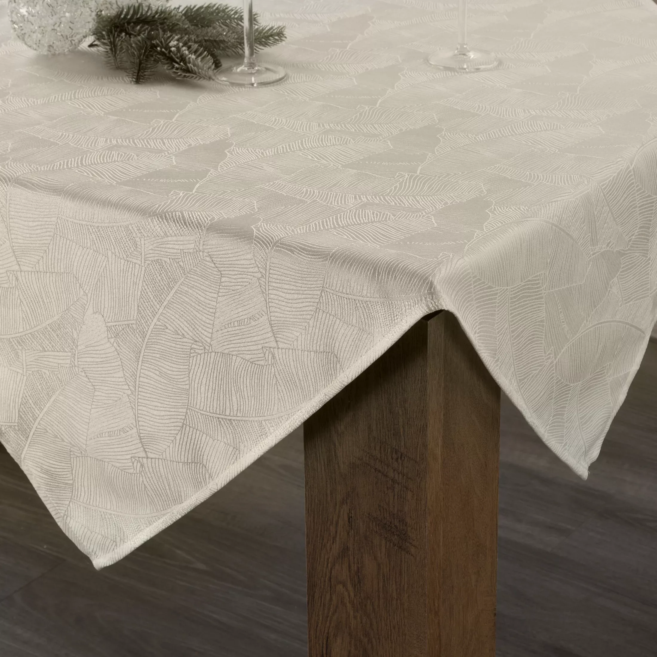 Bieżnik na stół kremowo, biały 85x85 cm ISLA z żakardowym wzorem liści bananowca