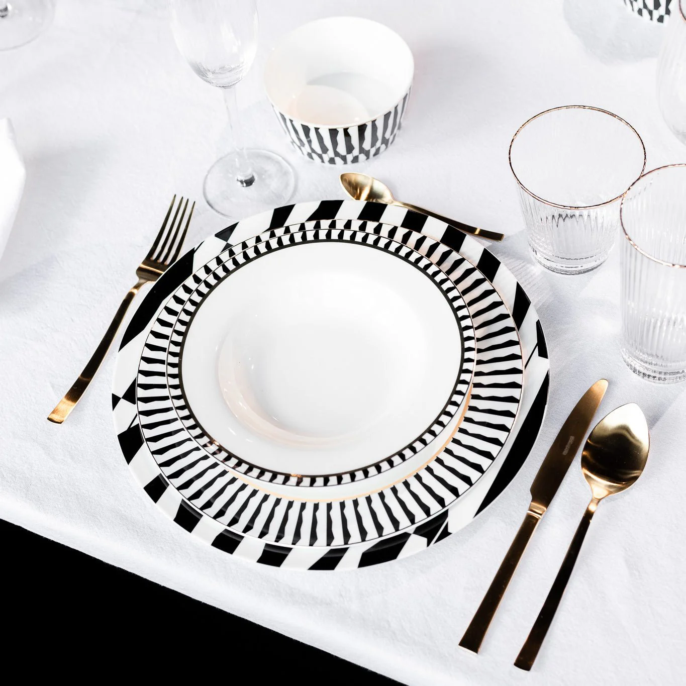 Faqueiro de 36 Peças Dourado HOTEL